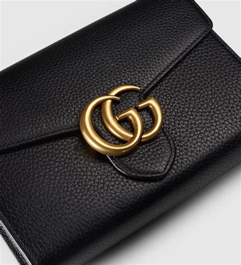 gucci signature wallet on chain.